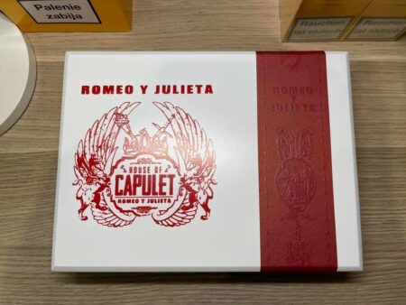 Romeo Y Julieta Capulet Toro Hộp 20 Điếu